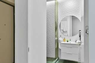 Апарт-отели Novum Aparthotel Бухарест Rainbow Two Bedrooms Apartment-23